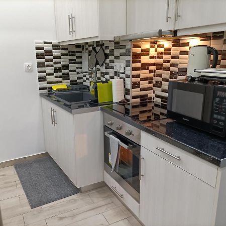 Peaceful Oasis Apartment เอเธนส์ ภายนอก รูปภาพ