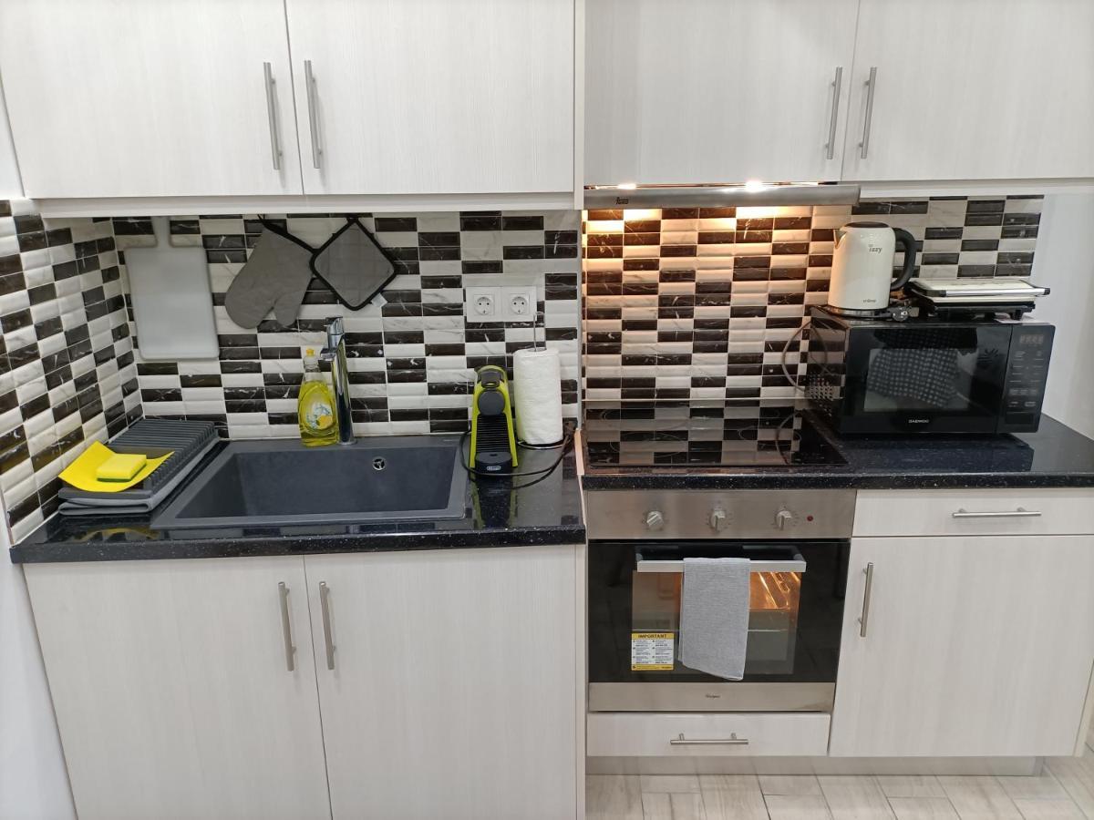 Peaceful Oasis Apartment เอเธนส์ ภายนอก รูปภาพ