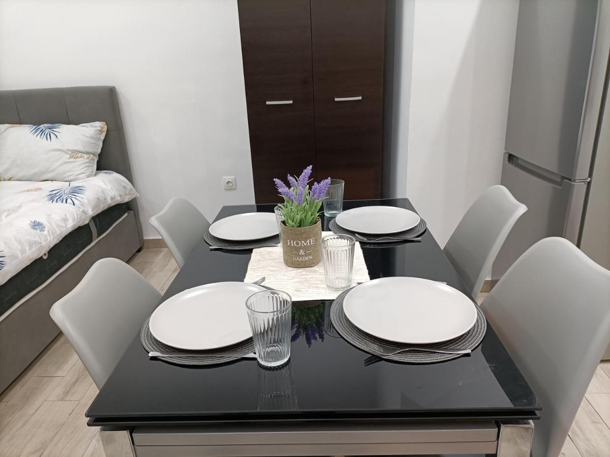 Peaceful Oasis Apartment เอเธนส์ ภายนอก รูปภาพ